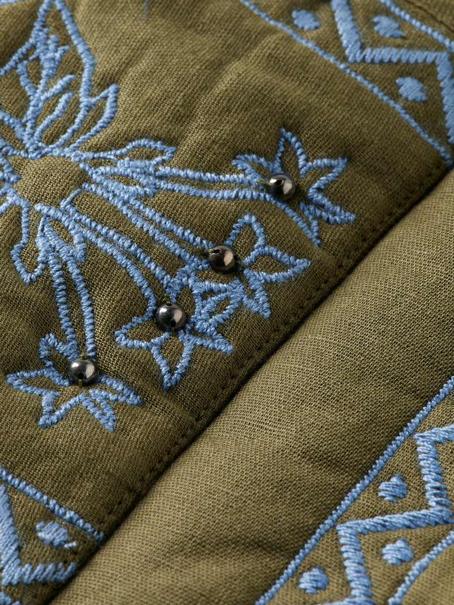 blommig broderad väst