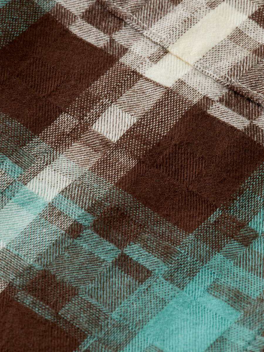 pojkskjorta med rutig flanell