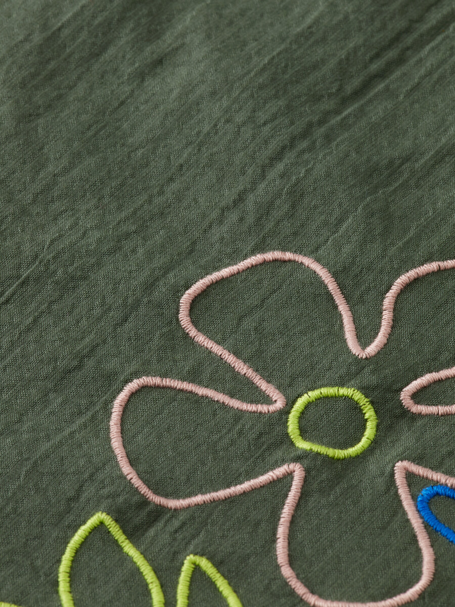 broderad seersucker-klänning för flickor