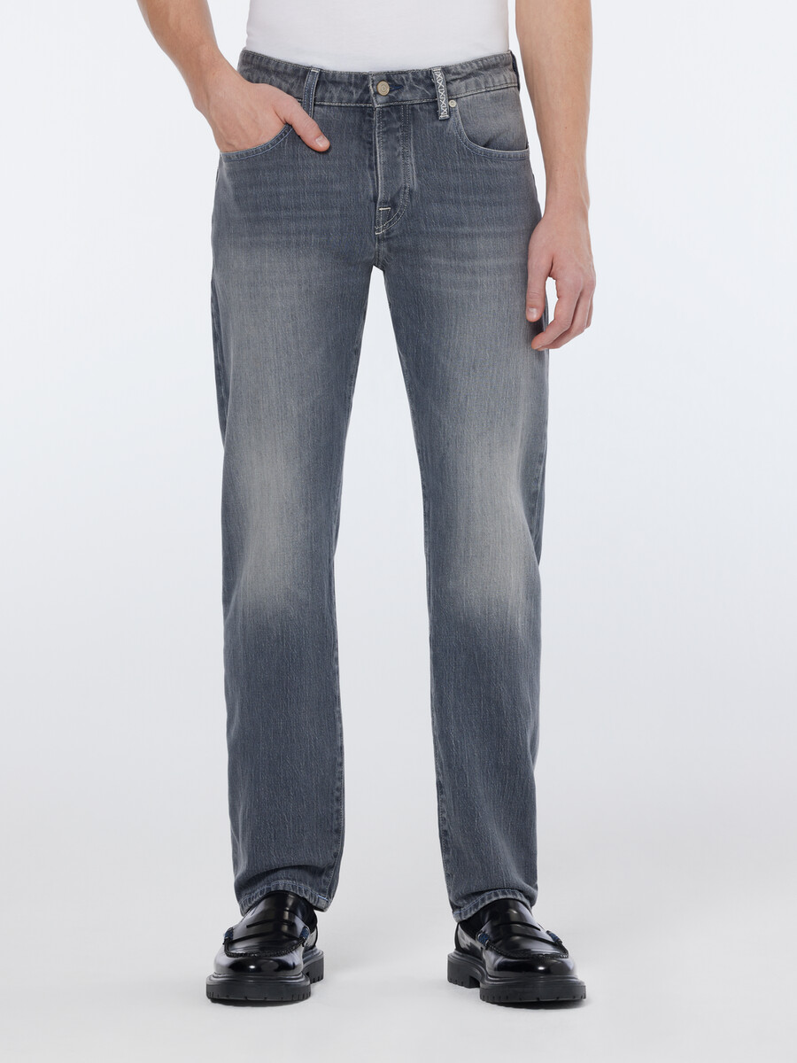 zee straight fit jeans out of town