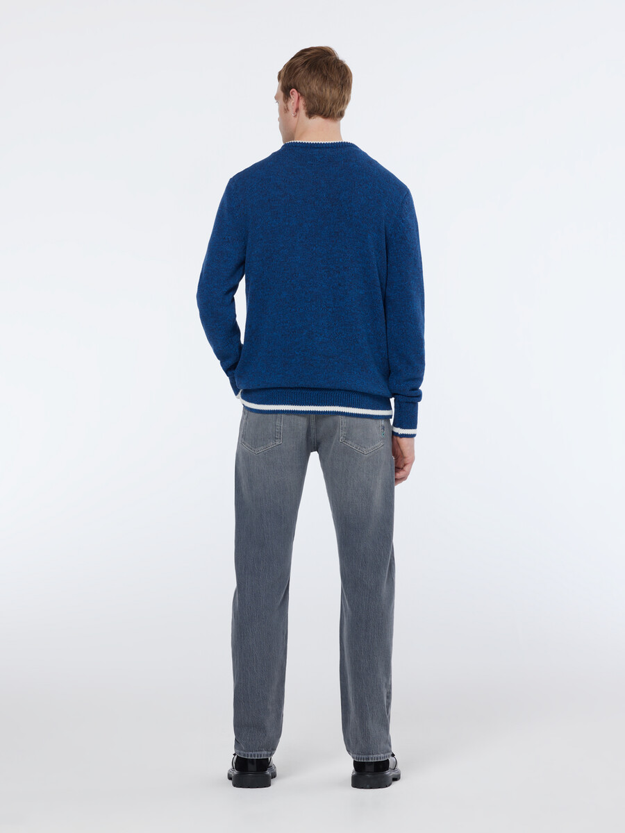 zee straight fit jeans out of town