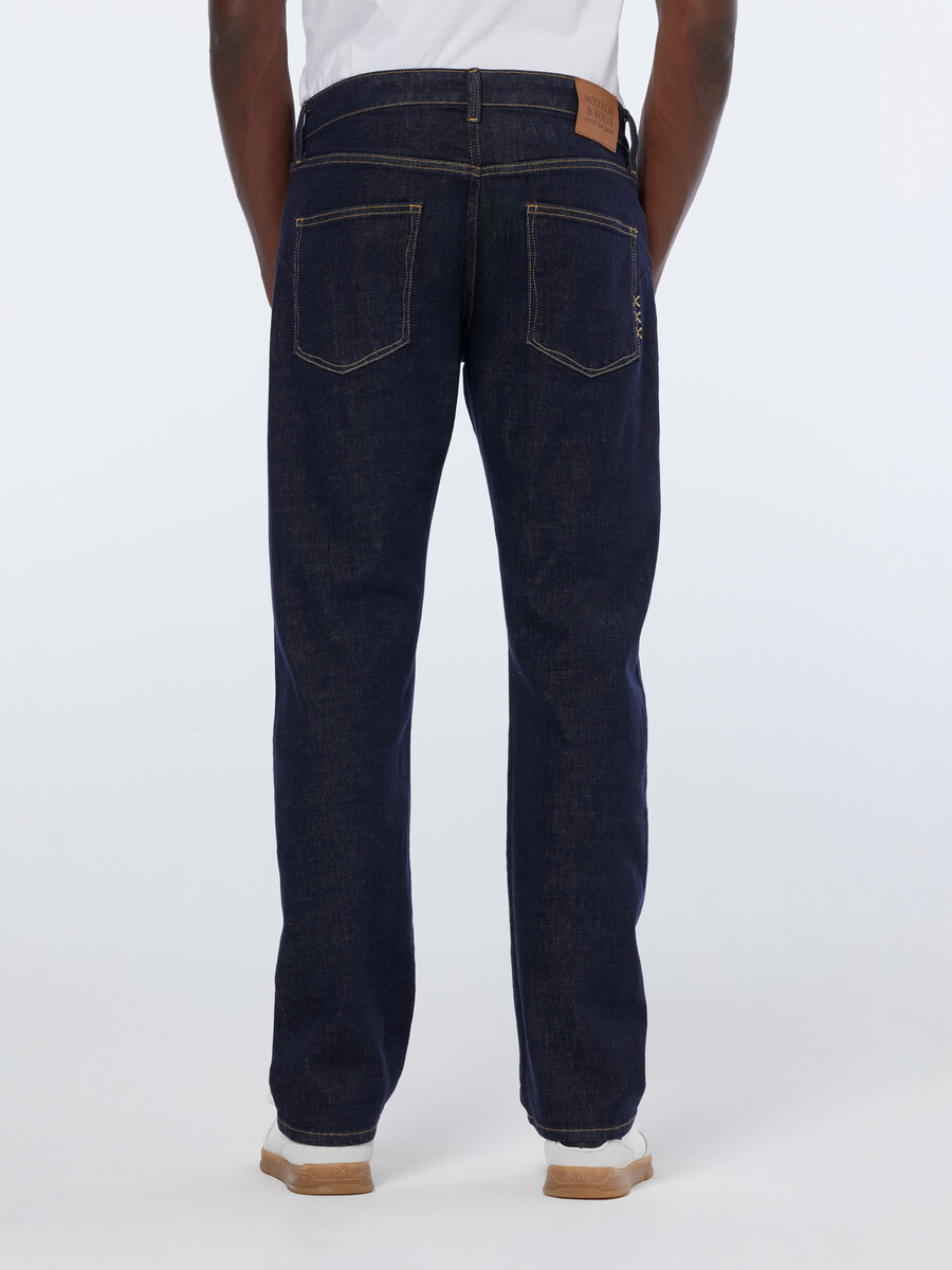 zee straight fit jeans stay dark