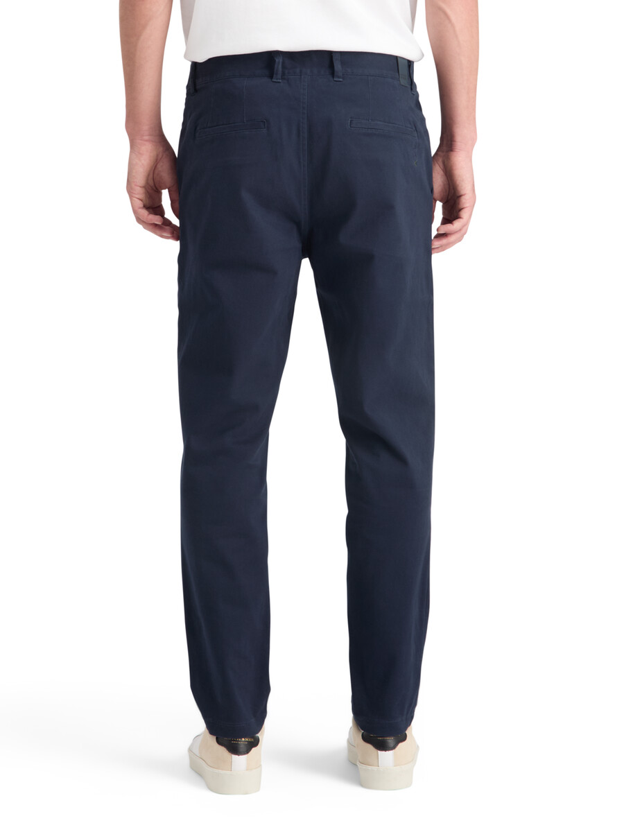 essentials — drift chino i bomullsblandning i twill