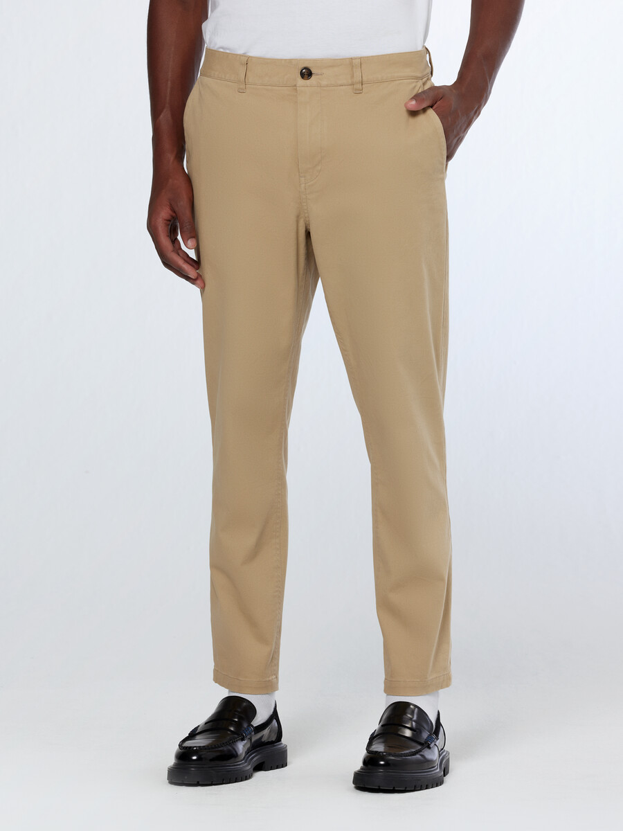 essentials — drift chino i bomullsblandning i twill