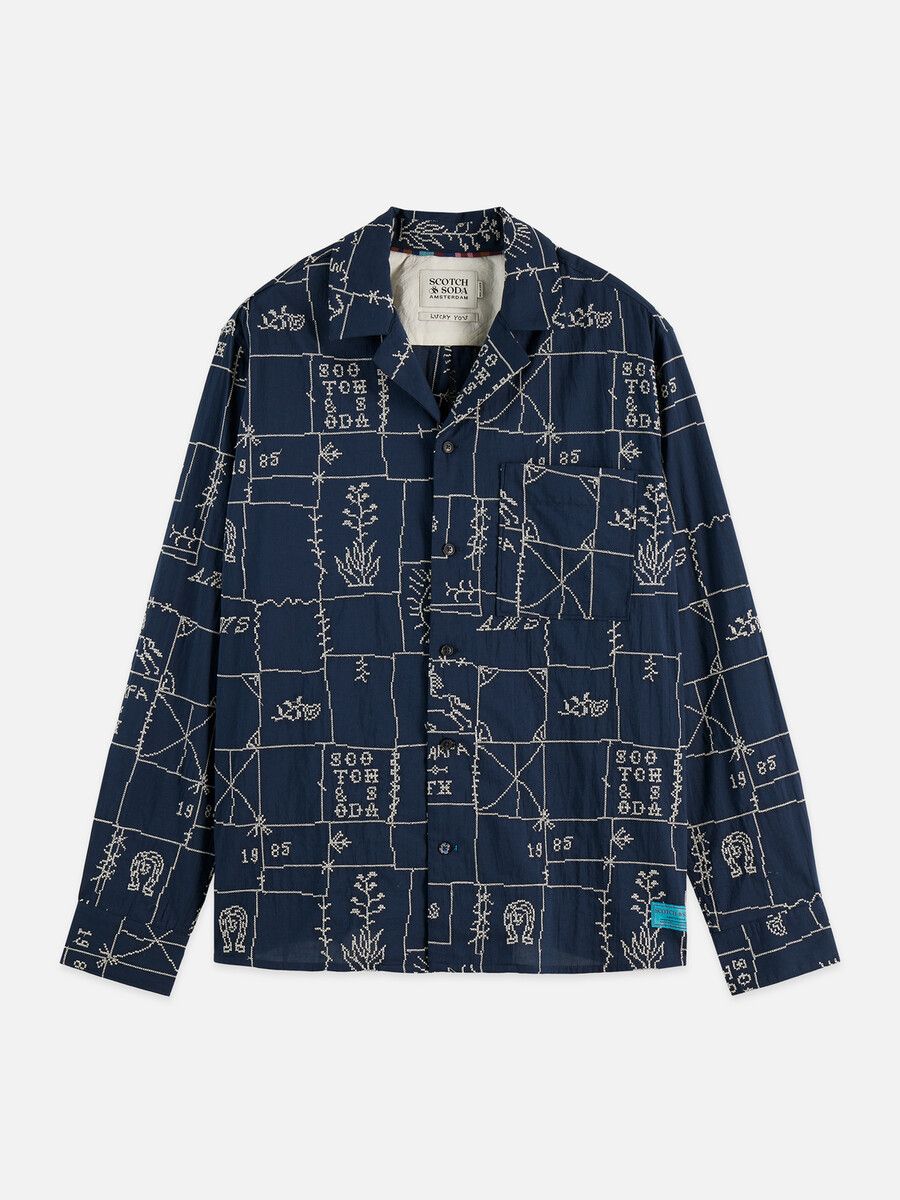 heltäckande broderad skjorta