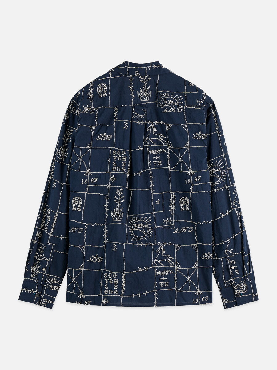 heltäckande broderad skjorta