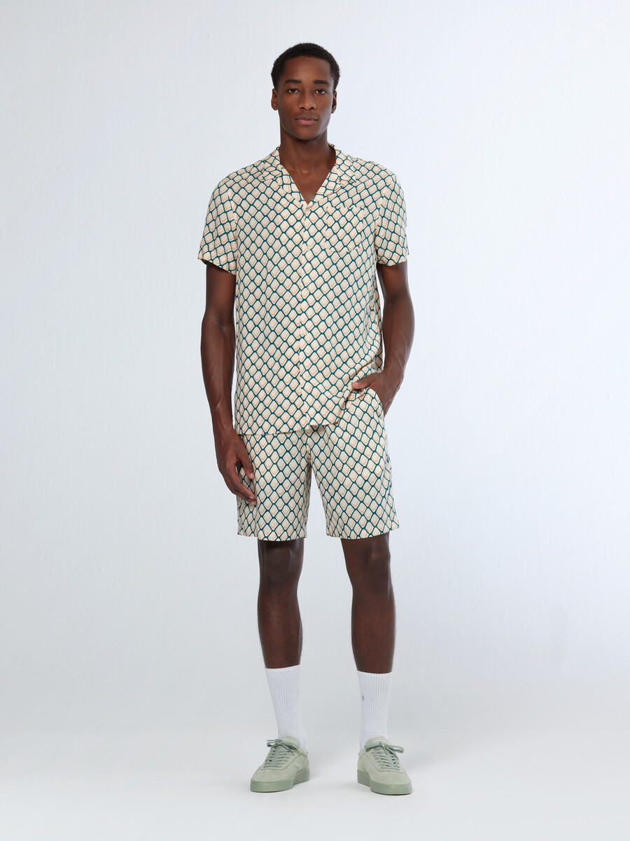 fave tennis mönstrade bermudashorts med avslappnad passform
