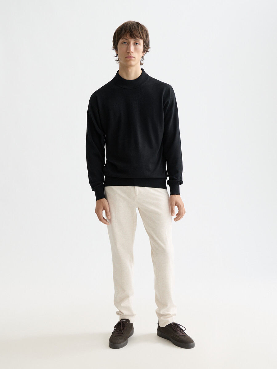 essentials — nedsänkt axlarpullover med hög halsringning
