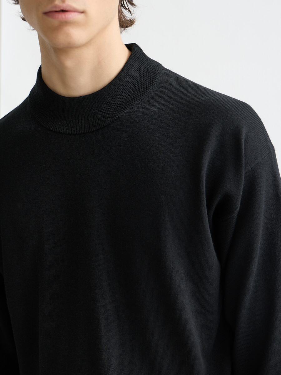essentials — nedsänkt axlarpullover med hög halsringning