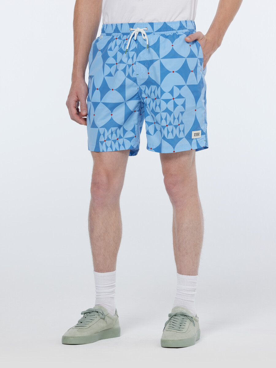 diamanttryckta mellanlånga badshorts