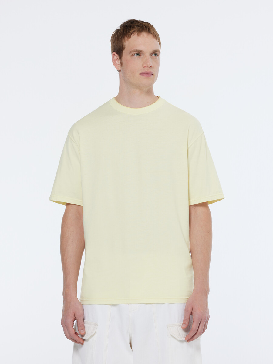t-shirt med avslappnad passform i färgad färg