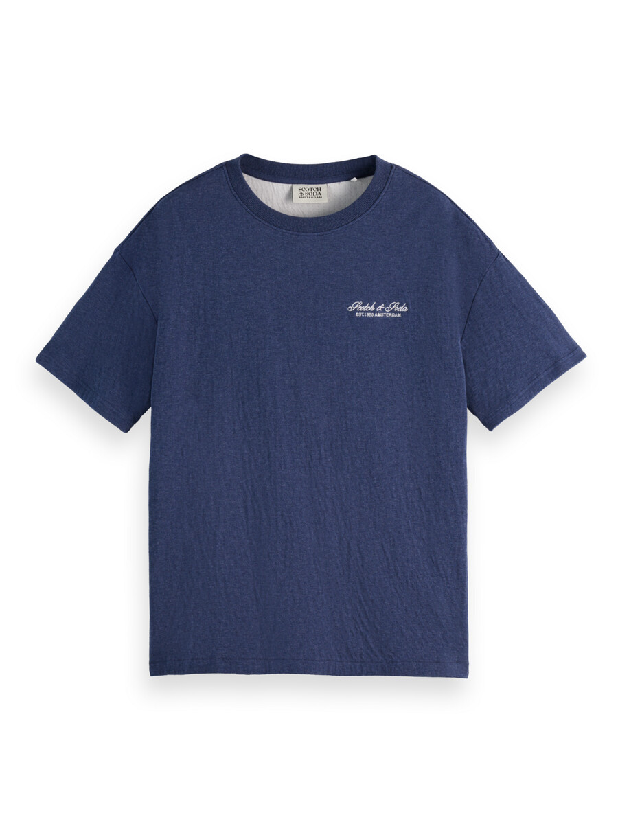 t-shirt med logotyp och lös passform