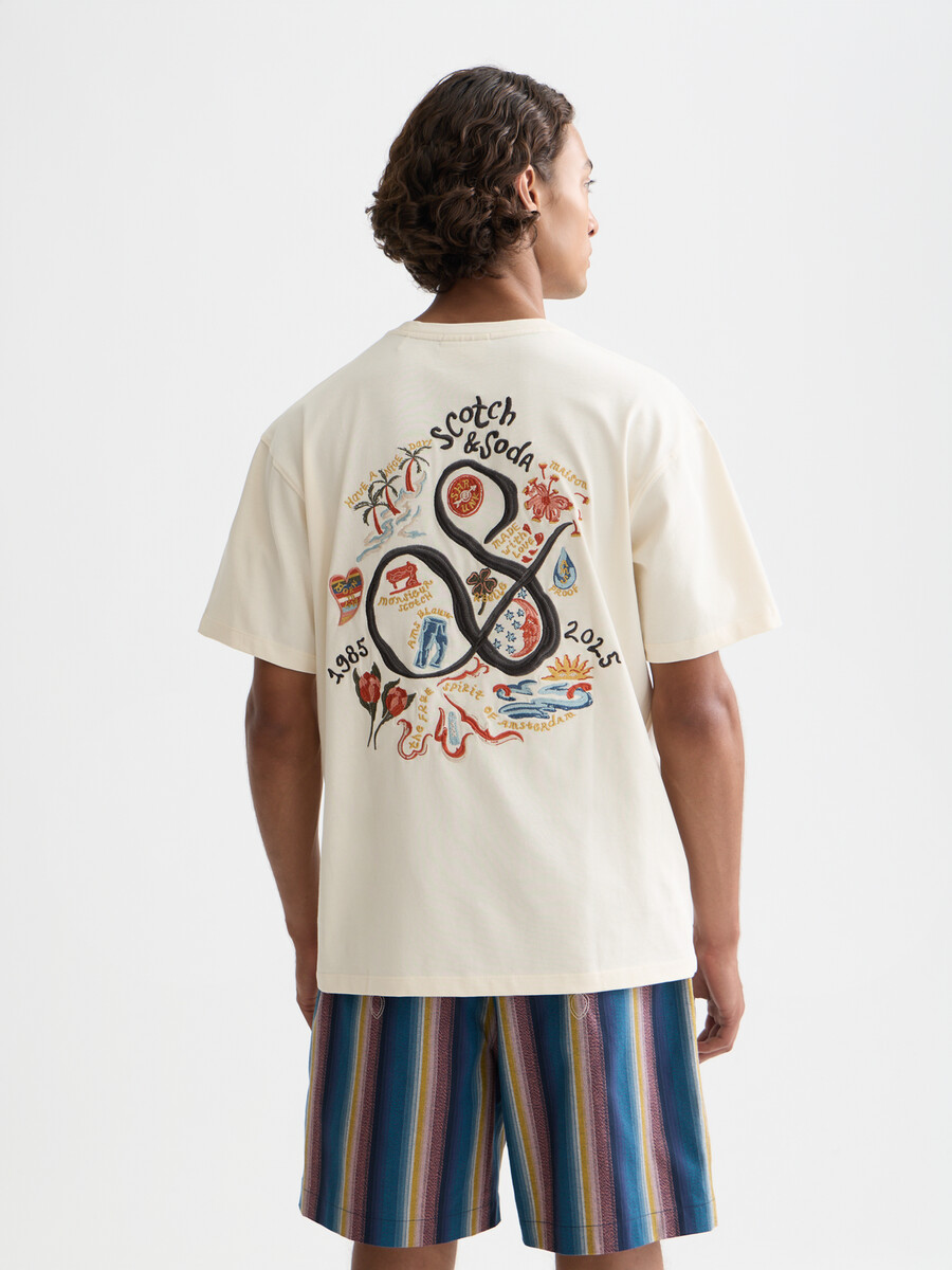 40-årsjubileums-t-shirt med avslappnad passform och broderi